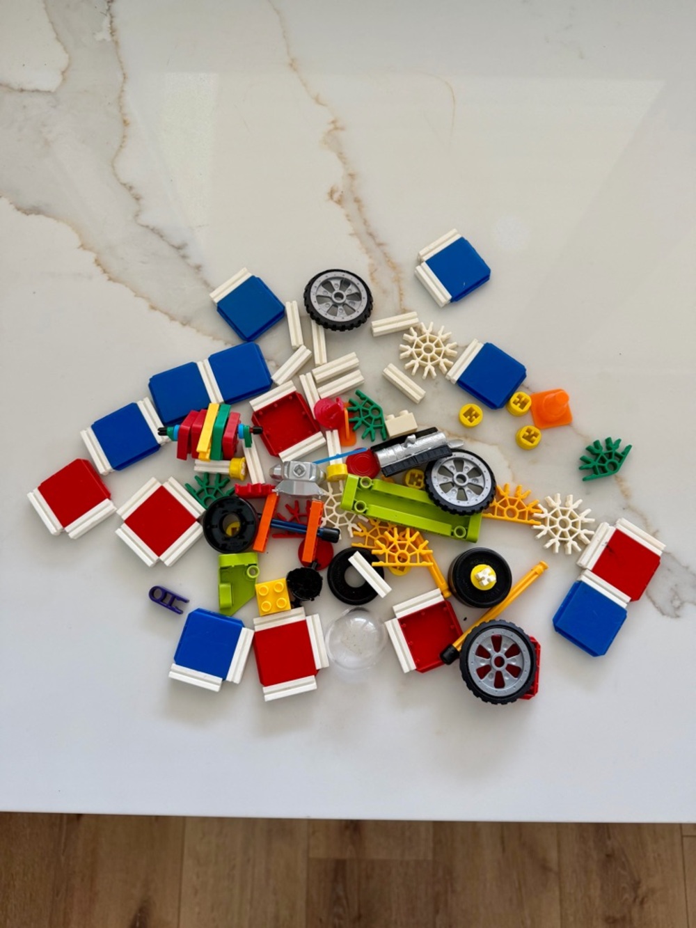 Vintage Build-O-Fun Tupper Toys, K’nex, Lego Building Toys